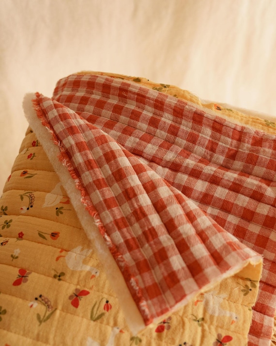 Quilted double gauze goose fabric - reversible gingham and goose print – padded cotton fabric for baby blankets, jackets and nursery sewing