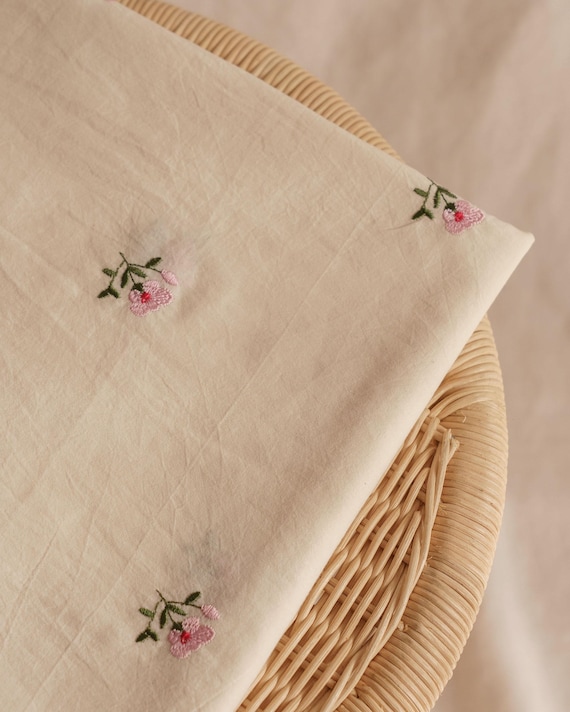 Cotton voile crinkle fabric with floral embroidery - Fabric for dresses - Embroidered flower pattern