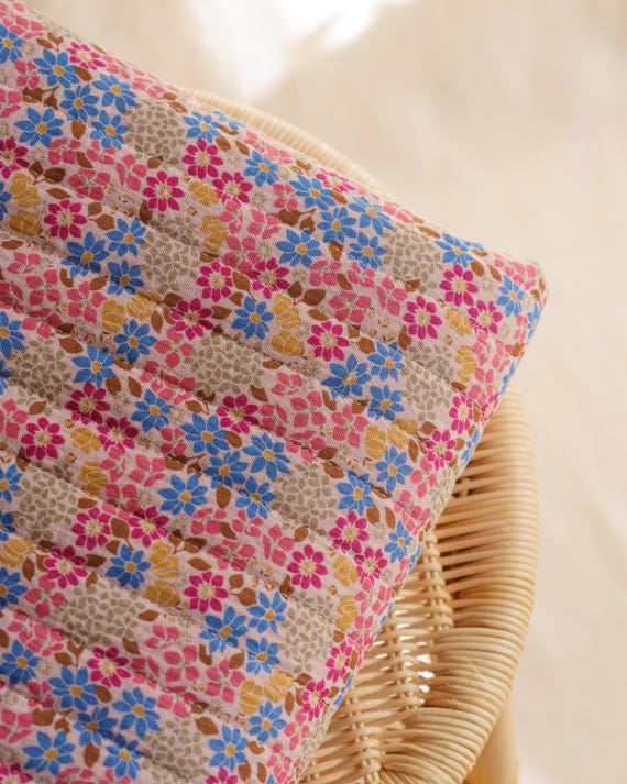 Reversible quilted cotton muslin, rose floral fabric, double-sided pink jacket fabric