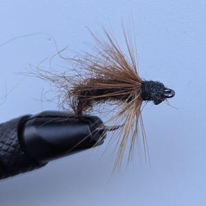 handgebundene Anglerfliegen