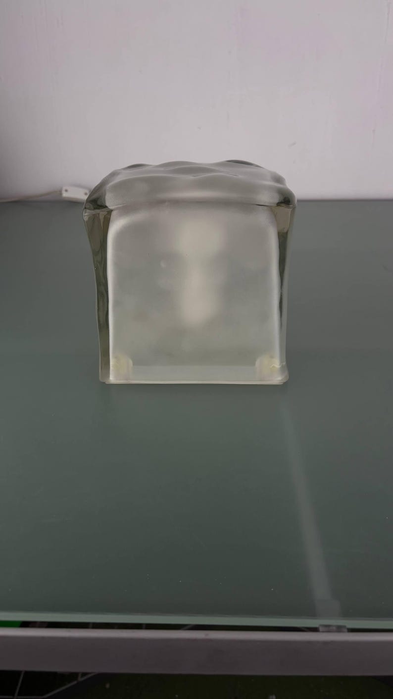 IKEA Iviken ijsblokjeslamp | Vintage Scandinavisch glas jaren 90 | Gematteerde brutalistische tafellamp | Zware geometrische gloed afbeelding 7