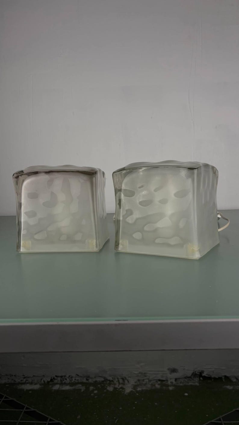 IKEA Iviken ijsblokjeslamp | Vintage Scandinavisch glas jaren 90 | Gematteerde brutalistische tafellamp | Zware geometrische gloed afbeelding 12