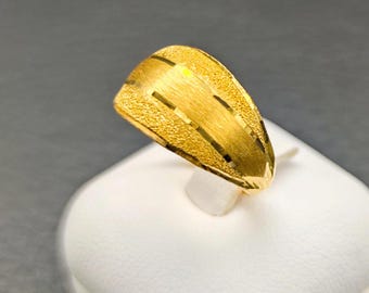 24K Yellow Gold Wedding Ring: Vintage Sand Finish, 1.9g