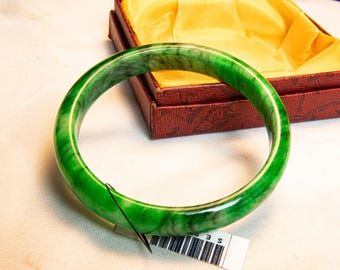 翡翠製緑色バングル 天然染色翡翠（グリーン）バングル – ビッタァルオンラインストア