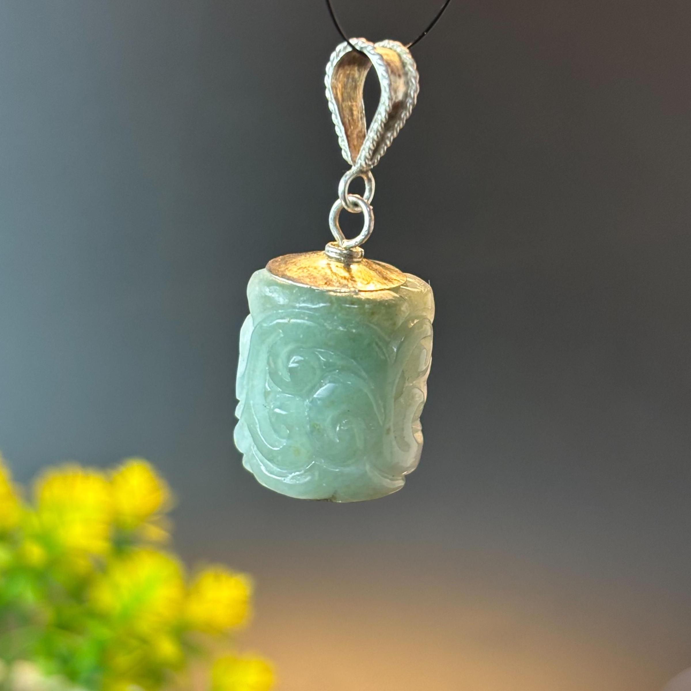 Etsy 日本 翡翠の幸運の輪ペンダント：925シルバー風水チャーム 双龍戯 