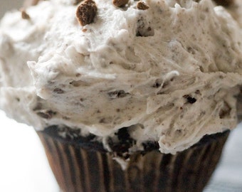 Cookies and Cream Vegan Chocolate Cupcakes