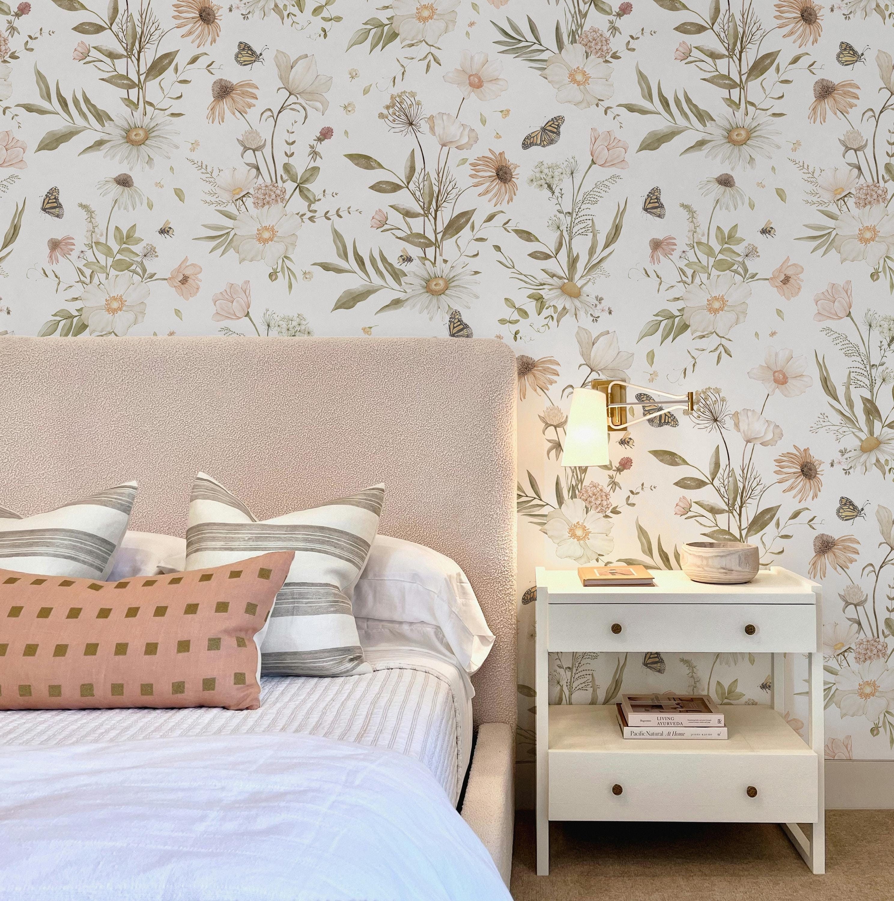 Elegant Wildflower Meadow Wallpaper | Botanical Garden Floral Nursery ...