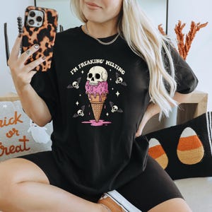 Melting Skull Ice Cream T-Shirt: Funny Goth Summer Tee