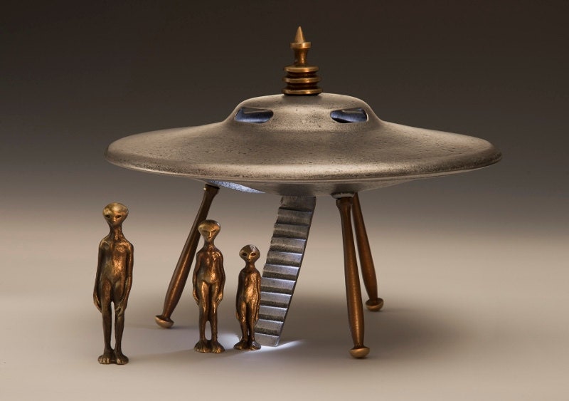 Flying Saucer, Cast Bronze and Aluminum With Alien Figures - Item