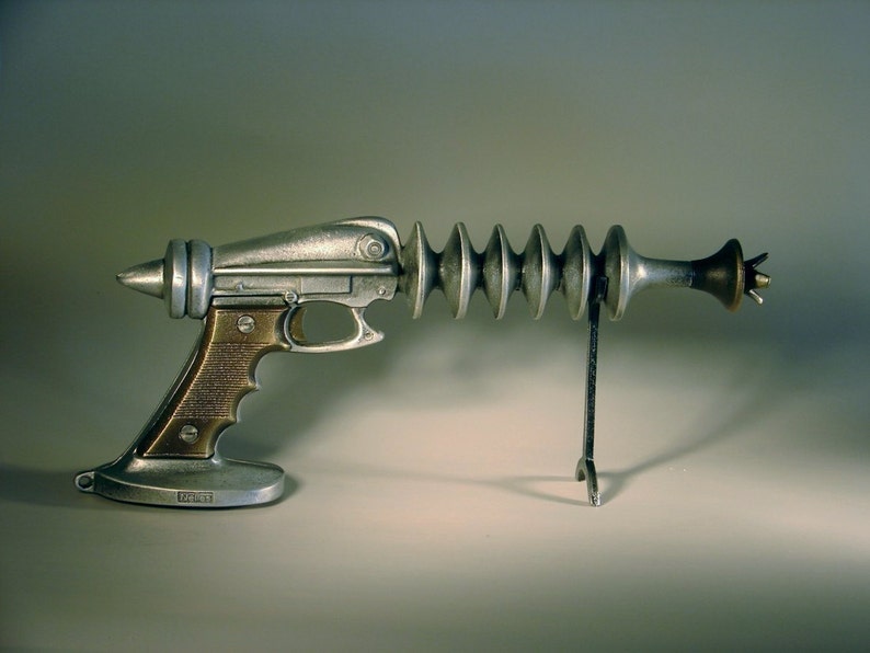 Ray Gun Item 920, Cast Aluminum and Bronze, with Spring Trigger for Cosmic Rays image 3