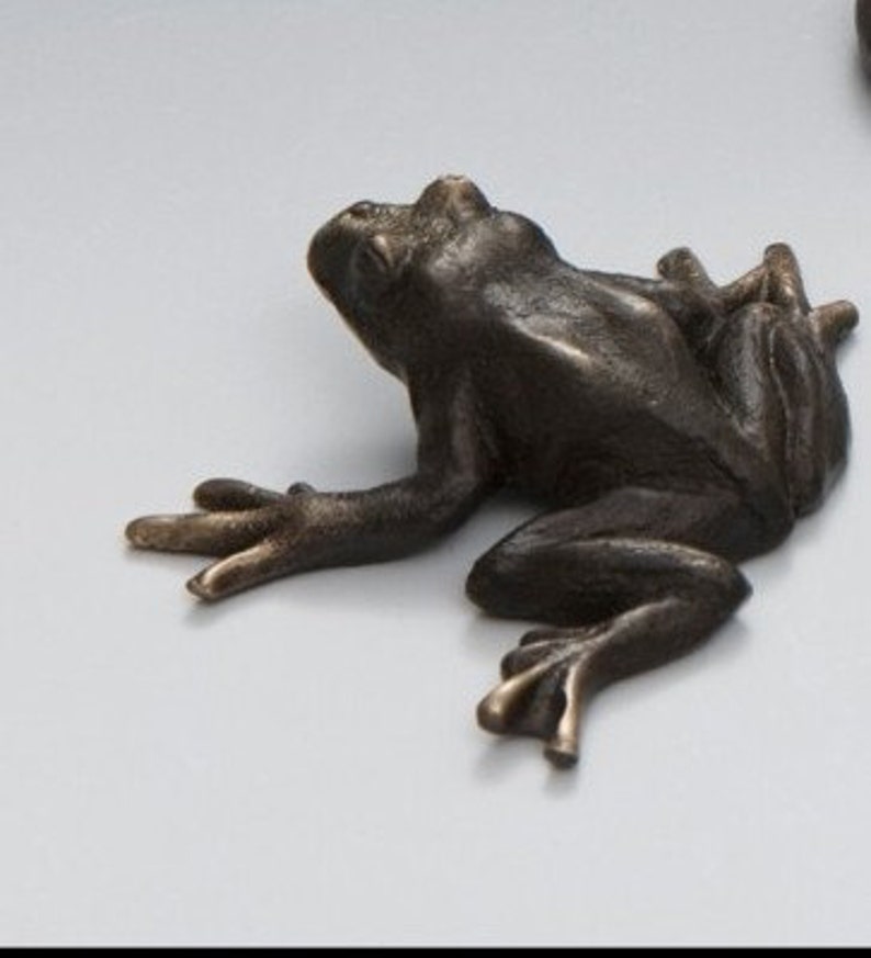 Solid Bronze Frog figurine - Item #706, amphibian sand cast bild 3