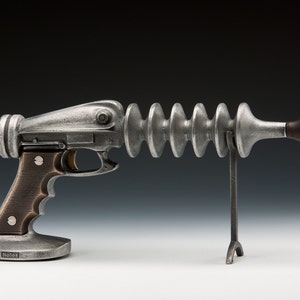 Ray Gun Item 920, Cast Aluminum and Bronze, with Spring Trigger for Cosmic Rays image 2