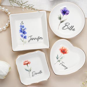 Personalisierte Geburt Blume Trinket Dish, Aquarell Blumen Ring Dish, Geburtstag Schmuck Schale Geschenk für Freund, Hochzeit Brautjungfer Geschenke