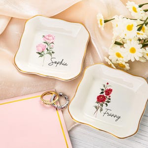 Personalized Birth Flower Trinket Dish,Birthday Jewelry Dish Gift  for Friend,Wedding Ring Dish,Wedding Bridesmaid Gifts,Gift for Her