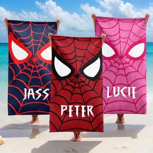 Puede incluir: Un juego de tres tazas de cer&aacute;mica con un acabado mate moteado. Las tazas son de color crema, gris claro y gris oscuro. Cada taza tiene un dise&ntilde;o simple y minimalista, ideal para caf&eacute; o t&eacute;.