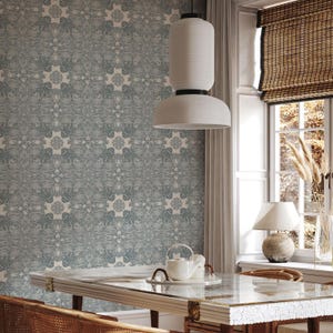 Vintage Botanical Floral Wallpaper with Artichoke Pattern in Blue-Grey, Elegant Wall Covering for Living Room, Bedroom, Dining Room Decor