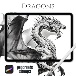 Puede incluir: Ilustración digital de un dragón que se muestra en una tableta. El dragón está detallado en blanco y negro, con el texto "DRAGONS" en la parte superior. La tableta también muestra el texto "procreate stamps". Un lápiz óptico blanco está en primer plano.