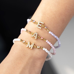 Delicada pulsera con dijes de letras de circonita y piedra natal, pulsera con letras personalizada para mujer, regalo de cumpleaños, regalo de aniversario, regalo para ella