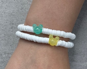 Bracelet extensible avec breloques tête de souris blanc avec breloques souris colorées