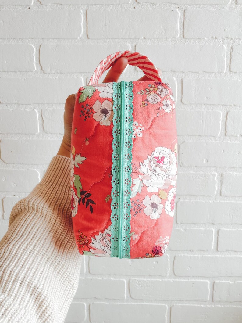 Boxy Tote W/ Lace Zipper (downloadable Pattern) - Etsy