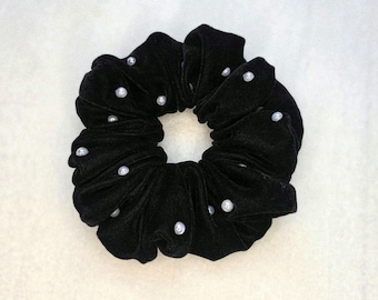 Velvet Pearl Scrunchie | Black Velvet Hair Tie | Elegant Hair Accessory | Oversized | Bridesmaid Gift | Party Wedding Hair Scrunchie