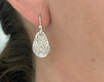 Silver teardrop earring with peacock motif || Easy to wear everyday earrings