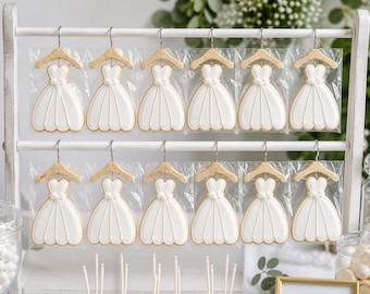 Trouwjurkkoekjes op hangers, vrijgezellenfeestkoekjes, bruid als desserttafel, hangende koekjegunsten, vrijgezellenfeesttraktaties