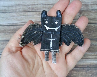 Miniature Bat Quirky Primitive Fabric Scrap Creepy Scary Doll Fabric Textile Art Dollhouse Handmade Ornament Doll Pocket Companion Friend