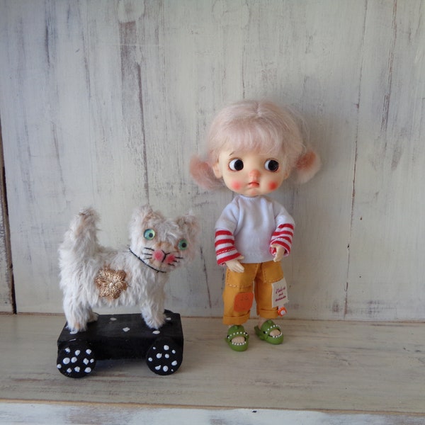 Mini Kitten Cat on cart * Woollybuttbears * Blythe friend * Doll Friend * South Australia * BJD pet * Blythe * Ob11 * Textile art *