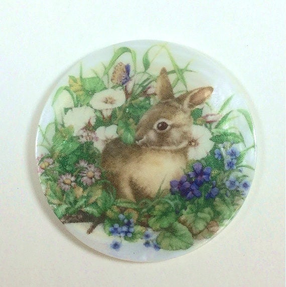Pretty White Bunny Rabbit on MOP Mother of Pearl Shank Button 1+3//8/" Rabbit