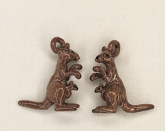 Cast Metal Kangaroo Charm-C 1502