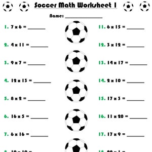 Könnte beinhalten: Ein schwarz-weißes Fußball-Arbeitsblatt mit 20 Multiplikationsaufgaben. Das Arbeitsblatt trägt den Titel "Soccer Math Worksheet I" und hat oben einen Platz für einen Namen.