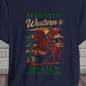 Camiseta Spaghetti Western // Camiseta com estampa de garanhão italiano inspirada em cowboy, presente ítalo-americano, camiseta clássica inspirada em filmes de faroeste