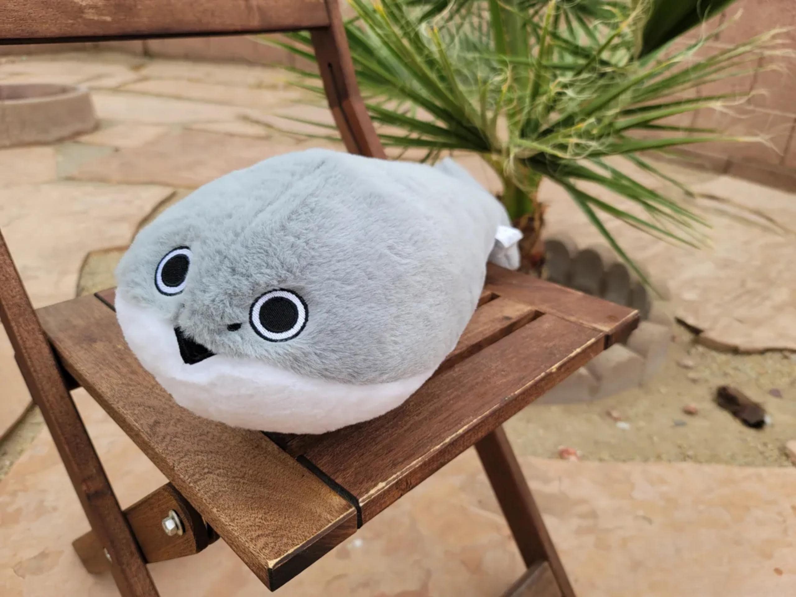 巨大サカバンバスピスぬいぐるみ – 19インチの巨大な先史時代の顎の