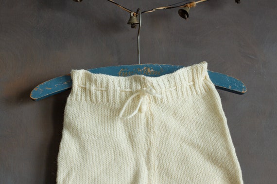 Size 12-18mo • Hand Knit 1970s Wool Shorts with D… - image 2
