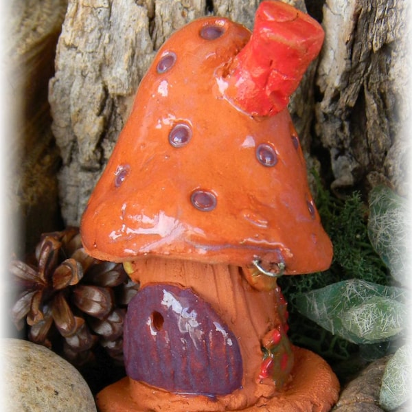 Mushroom House Miniature  Little Clay House Ceramic Glazed Green ..terrarium or Fairy Garden Home - Gnomes can live here too