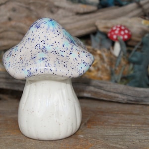 MUSHROOM Pink & blue  Garden Statue  Fairy Garden ceramic Toadstool Gnomes Decor zm