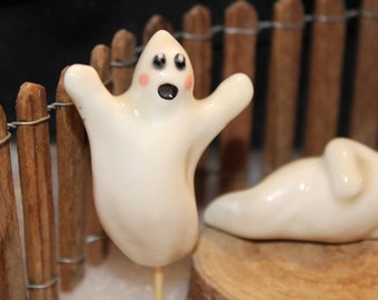 Ceramic Ghost  OH MY, its a Floating  GHOST   Boo   terrarium miniature glazed Pottery . Spooky Boo Goblins Halloween decor safe Outside