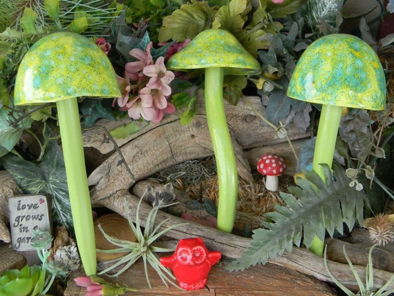 GARDEN MUSHROOM STAKES Assorted Colors 8.5/" Tall