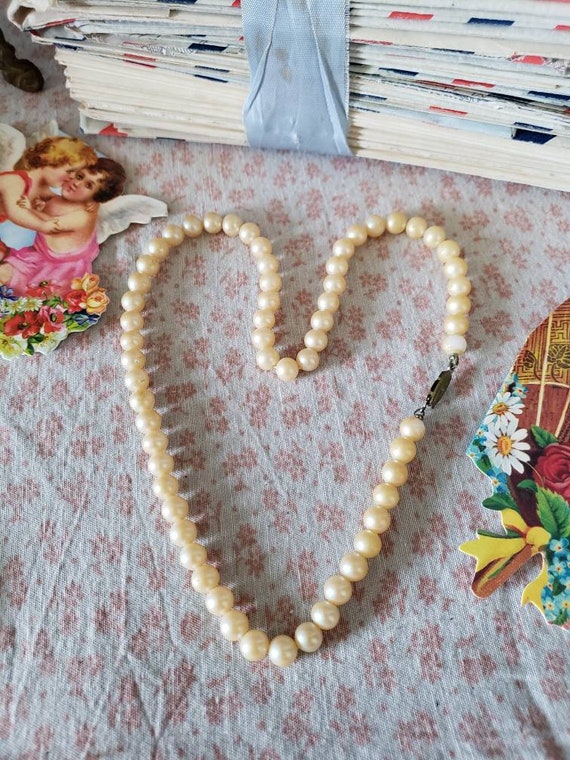 Vintage Faux Pearls - Pearl Necklace - Cream Colo… - image 1