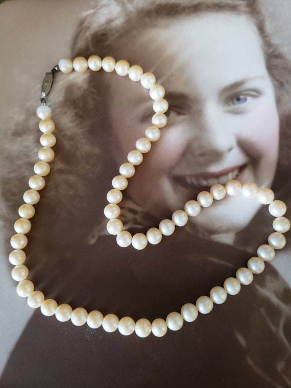 Vintage Faux Pearls - Pearl Necklace - Cream Colo… - image 7