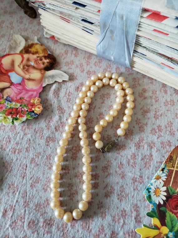 Vintage Faux Pearls - Pearl Necklace - Cream Colo… - image 8