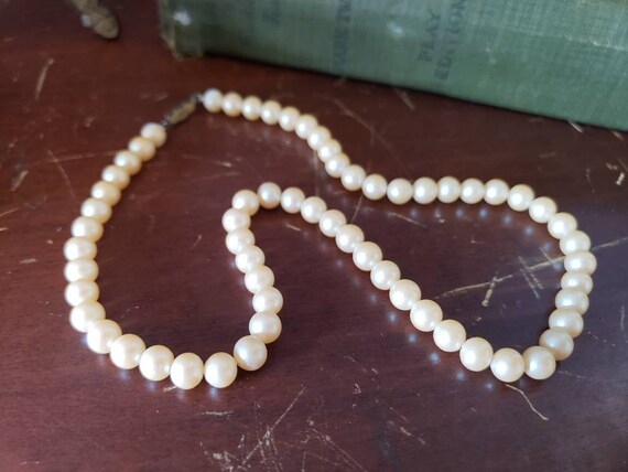 Vintage Faux Pearls - Pearl Necklace - Cream Colo… - image 3