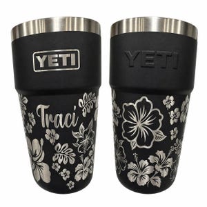 Vaso térmico apilable YETI de 20 oz / Envoltura floral grabada con láser personalizada con nombre / 7 colores a elegir