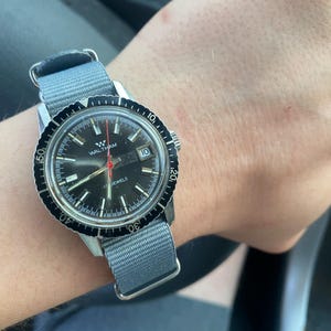 OBO - 1960s Waltham Diver&#39;s Watch: Classic Vintage with Precision Manual Movement