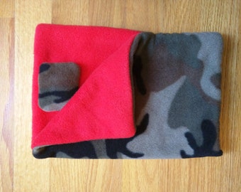 Critter Bag (camo & red)
