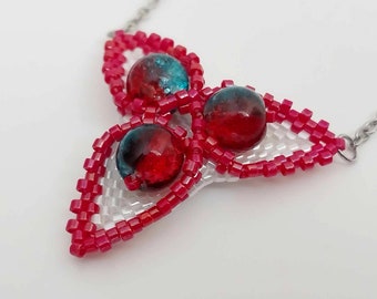 Beaded Peyote Triangle Flower Pendant in Red, White and Blue / Seed Bead Necklace
