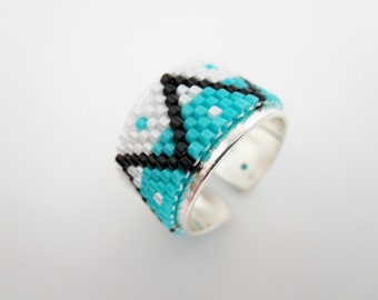 Adjustable Beaded Peyote Ring in Black, White and Turquoise / Seed Bead Jewelry