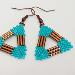 Peyote Triangle Earrings in Brown and Turquoise / Seed and Bugle Bead Jewelry image 4