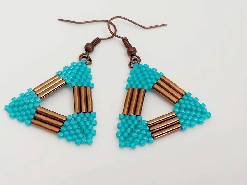 Peyote Triangle Earrings in Brown and Turquoise / Seed and Bugle Bead Jewelry image 4